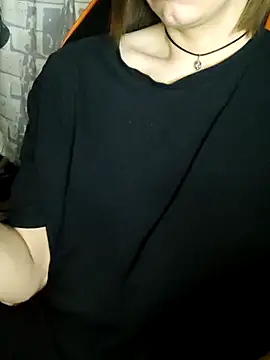 XXX chat uživo modela Aashikalaa