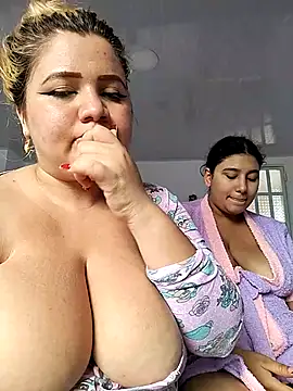 Sara_y_Amy Live XXX-Chat