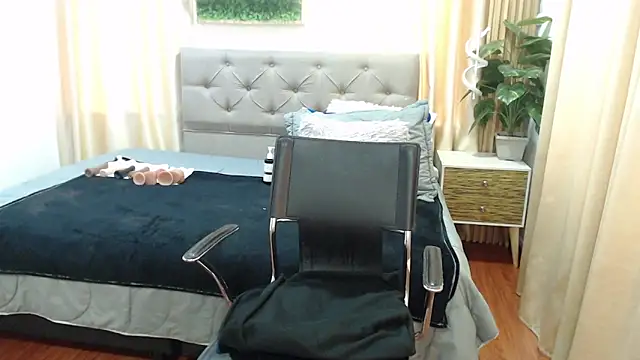 sasi_lunan Live XXX chat