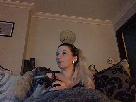 XXX chat uživo modela xxamyleighxx