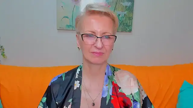 iamyourdream89 Adlı Modelin Canlı XXX Sohbeti