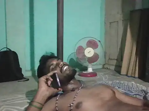 Pertunjukan Kamera Web Tamilgud23