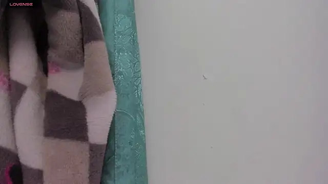 XXX chat uživo modela maazikeenx