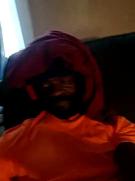 Show modela BuirdlyVerse na web-kameri