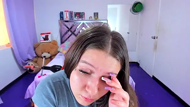 Luna_Analya élő XXX-chatje