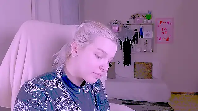 Hot_Blonda élő XXX-chatje