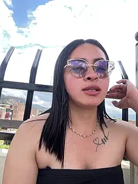 Anni_Rose Adlı Modelin Canlı XXX Sohbeti