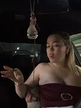 Danielavegax: διαδικτυακό σόου στην κάμερα