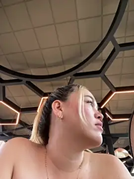 Pertunjukan Kamera Web Danielavegax