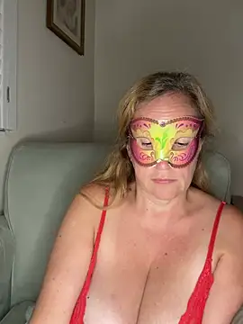 largeboobies30's Live XXX Chat