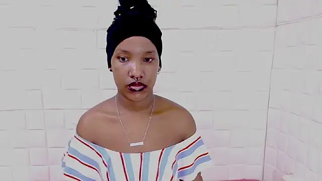 EroticSexyPrada's Live XXX Chat