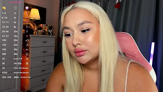 _Loneve__ Chat XXX in diretta