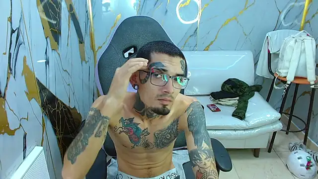 دردشة Boy_tatto77 الجنسية المباشرة