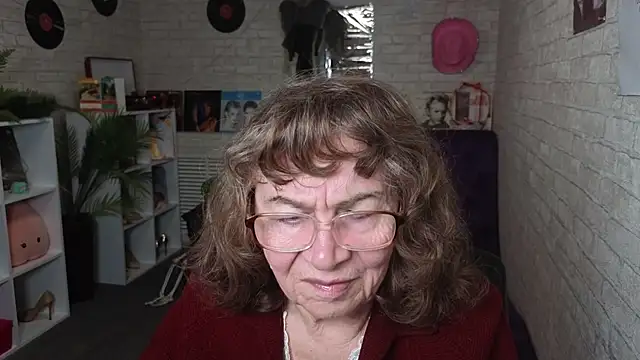 Betty_Brick – Naživo XXX chat