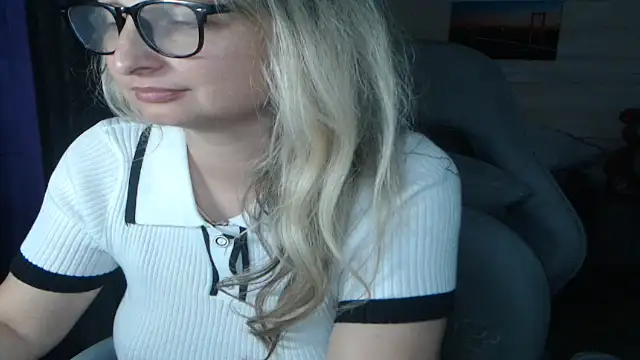 RubiLakros Adlı Modelin Canlı XXX Sohbeti