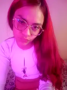 tinny_emiily Adlı Modelin Canlı XXX Sohbeti