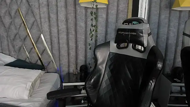 NicolaiKarav Show Webcam