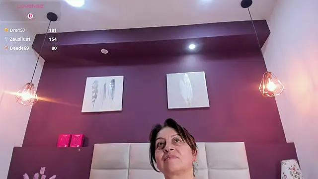 roxanamilf_ Chat XXX in diretta