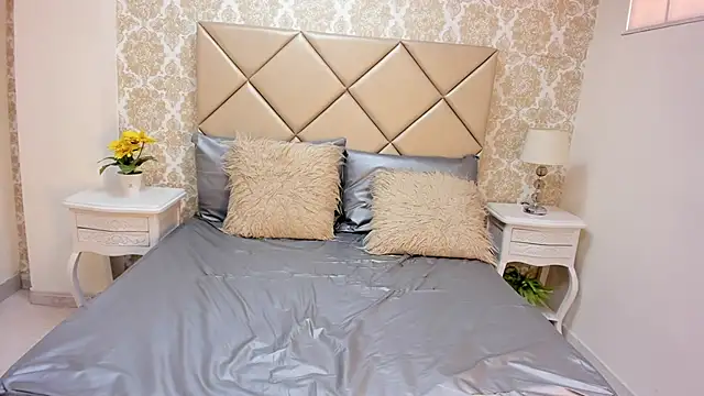 Chat XXX en directo de Adriana_Rough