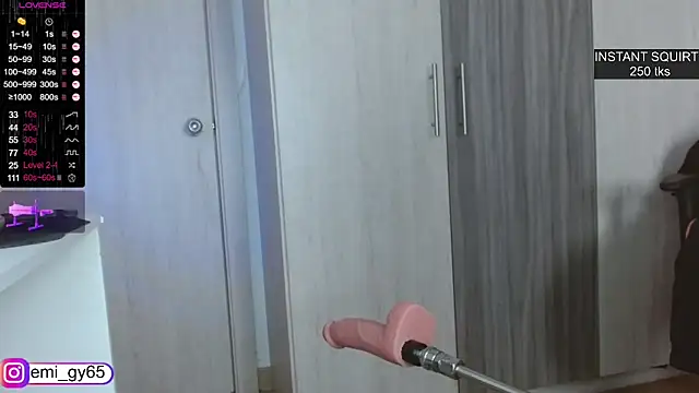 Chat +18 de emilyn_grey1 ao vivo