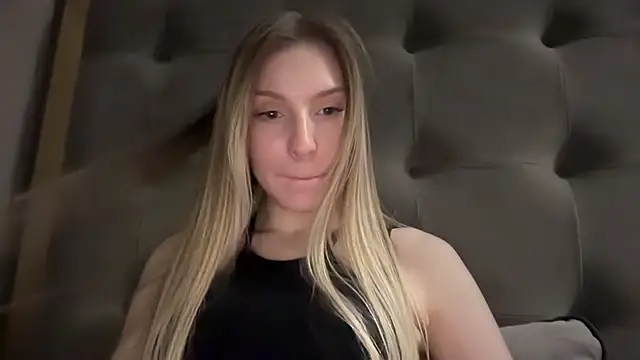 blondinkaa élő XXX-chatje