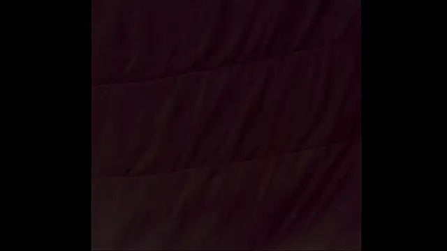 famous1tad: διαδικτυακό σόου στην κάμερα