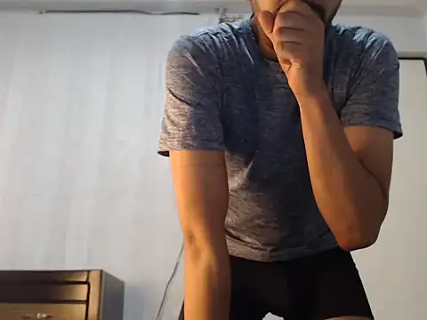 XXX chat uživo modela thomass1018