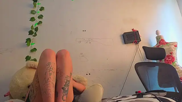 lucywhite13's Live XXX Chat