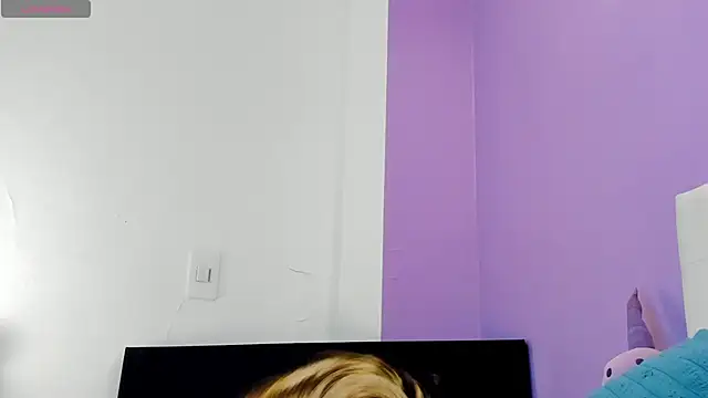 Charlotte11-11's Live XXX Chat