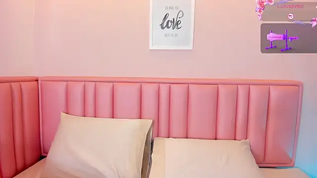 adhara__skinnyn Webbikameraesitys