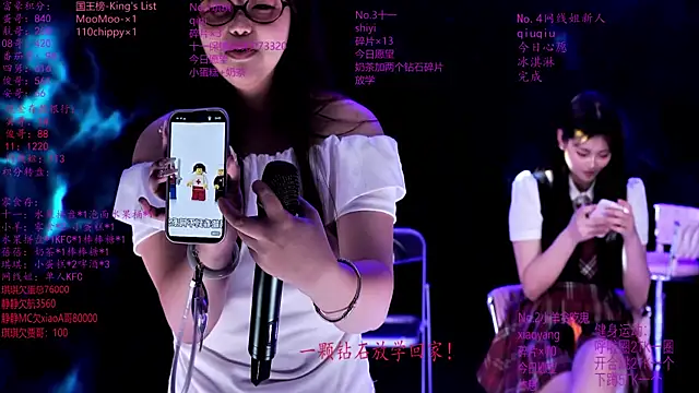 Chat XXX ao vivo de HHH-000