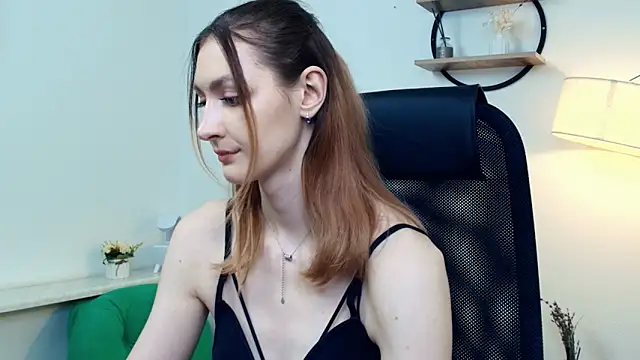 Chatroom XXX en direct de LoraLanett