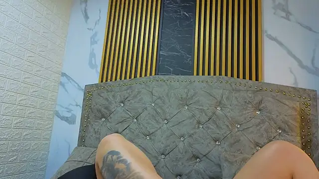 Chatroom XXX en direct de LyraenBlue