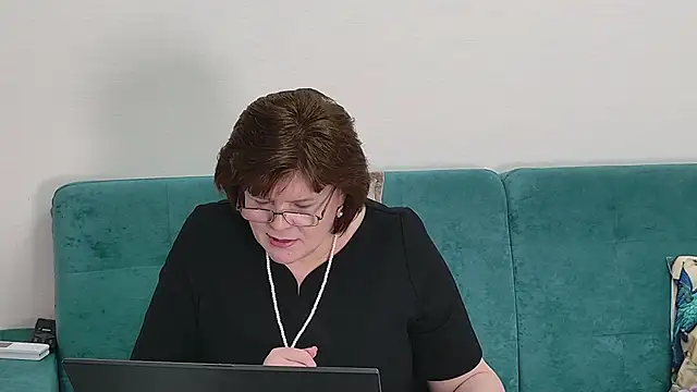 Sandra_Sunrise élő XXX-chatje