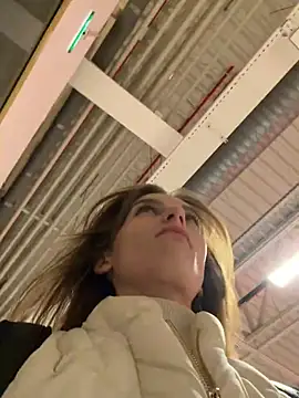 -AngelAri- Chat XXX in diretta