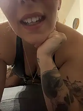 Anonyme_hot webkamerás műsora