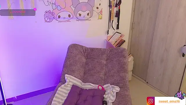 Loving_Ema_1's Live XXX Chat