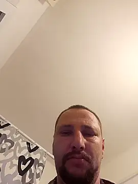 Miki20677のライブXXXチャット