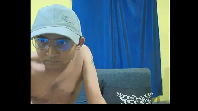 Cute_boy2000 即時 XXX 聊天