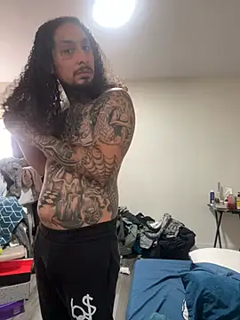 Longmoney444 Show in webcam