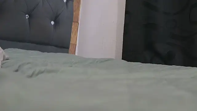 CrystalGoddess Adlı Modelin Web Kamerası Şovu