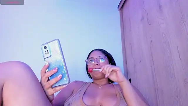 iriss_25 Live XXX-Chat