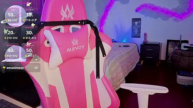 larah_uwu: απευθείας συνομιλία ΧΧΧ