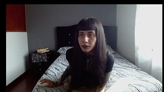 Онлайн чат XXX Emilia_1995