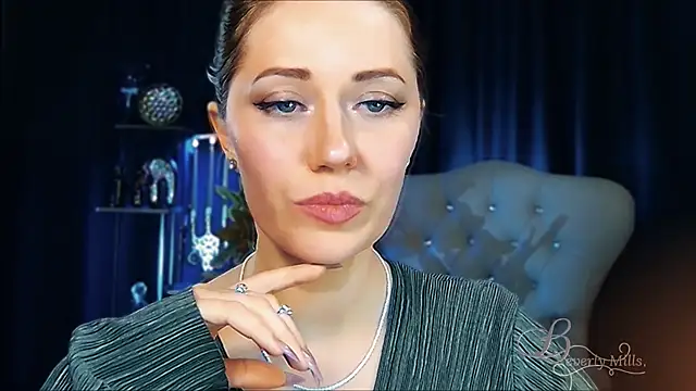 MissBeverlyMills Live XXX-chat