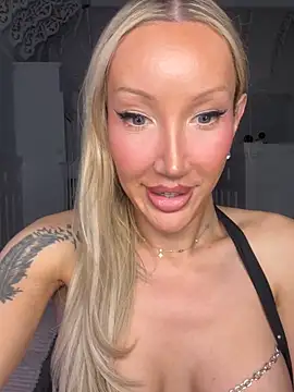 Allana29 在線直播表演