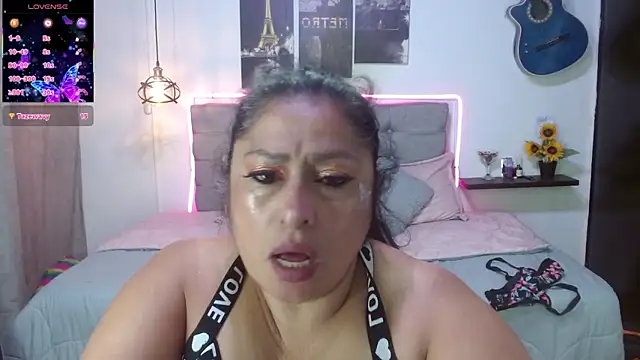 Keyla01_ Adlı Modelin Canlı XXX Sohbeti