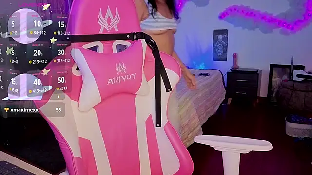 larah_uwu: онлайн-секс-чат