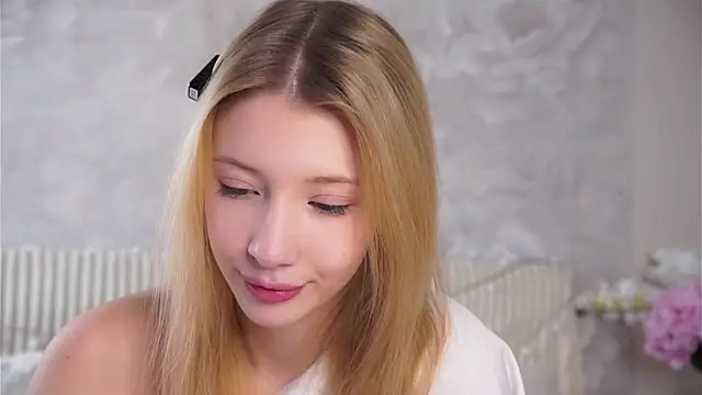 SunnivaCovil's Webcam Show