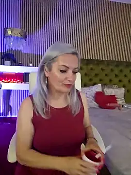 LadyTouch live XXX chat